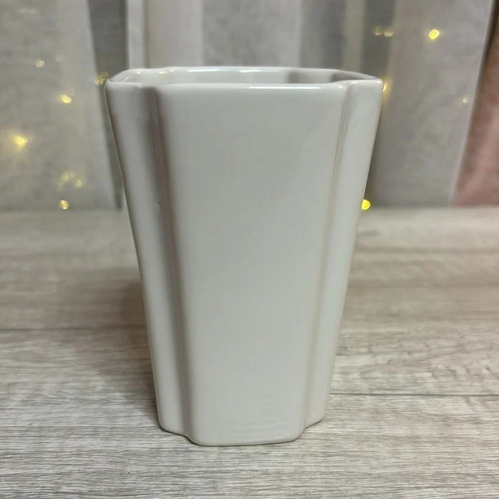 Nautica Toothbrush Holder
